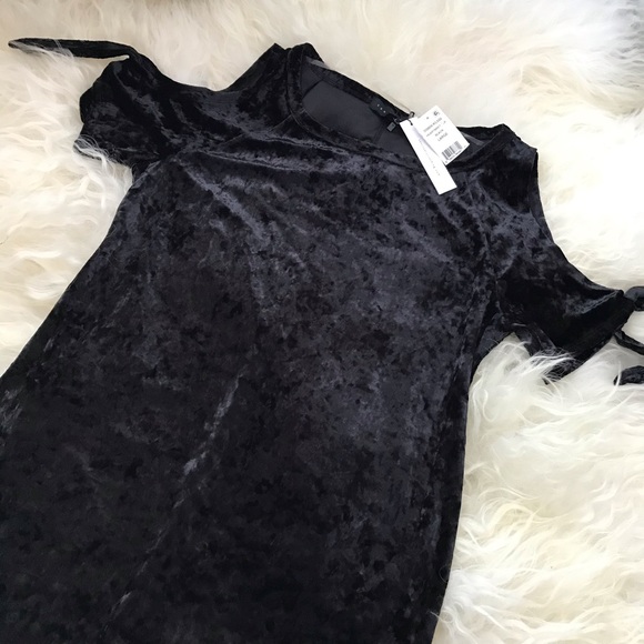 SANCTUARY Night Slayer Velvet Cold Shoulder Dress - Picture 3 of 8